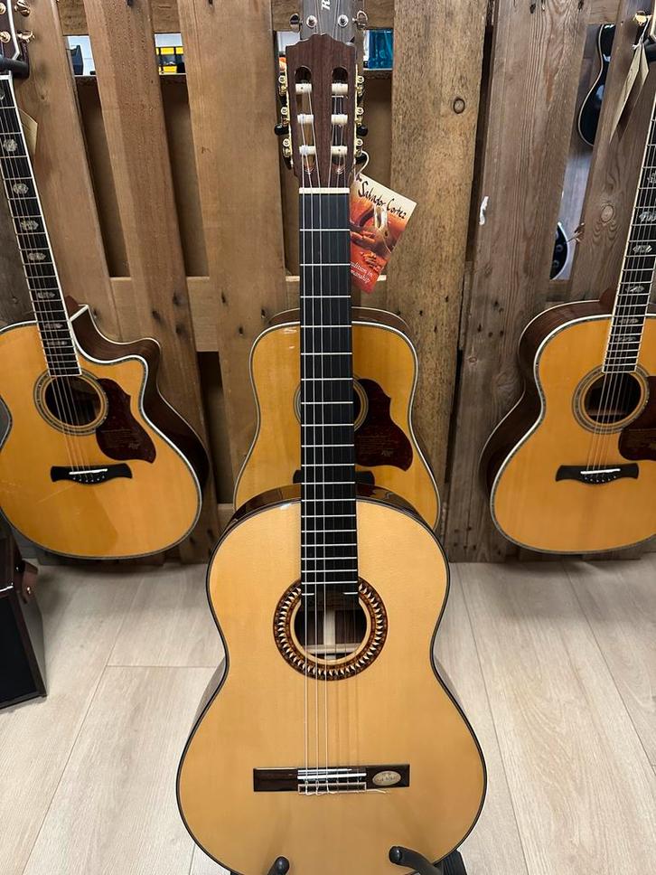 Salvador Cortez CS-110 Klassieke Gitaar, Muziek en Instrumenten, Snaarinstrumenten | Gitaren | Akoestisch, Nieuw, Klassieke of Spaanse gitaar