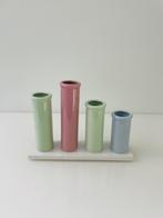 Keramieken buisvaas met pasteltinten, Overige kleuren, Aardewerk of Porselein, Nieuw, Ophalen of Verzenden