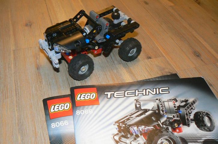 Te koop: Lego Technisch 17 stuks met boekjes, Kinderen en Baby's, Speelgoed | Duplo en Lego, Gebruikt, Lego, Ophalen of Verzenden