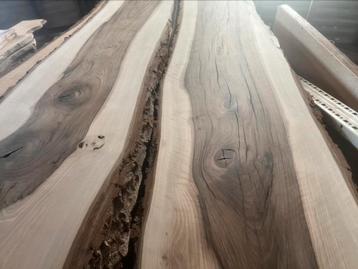 Heel stoer hout geschikt voor epoxy tafelbladen  voorradig beschikbaar voor biedingen