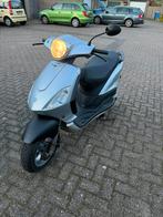 Piaggio (geel kenteken) fly, net grote beurt gehad., Fietsen en Brommers, Scooters | Piaggio, Ophalen, Maximaal 45 km/u, Zo goed als nieuw