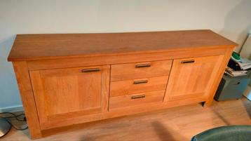 Mooi eikenhouten dressoir beschikbaar voor biedingen