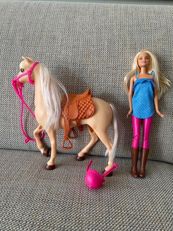Barbie Ruiterset met Paard en Accessoires, Kinderen en Baby's, Speelgoed | Poppen, Gebruikt, Barbie, Ophalen