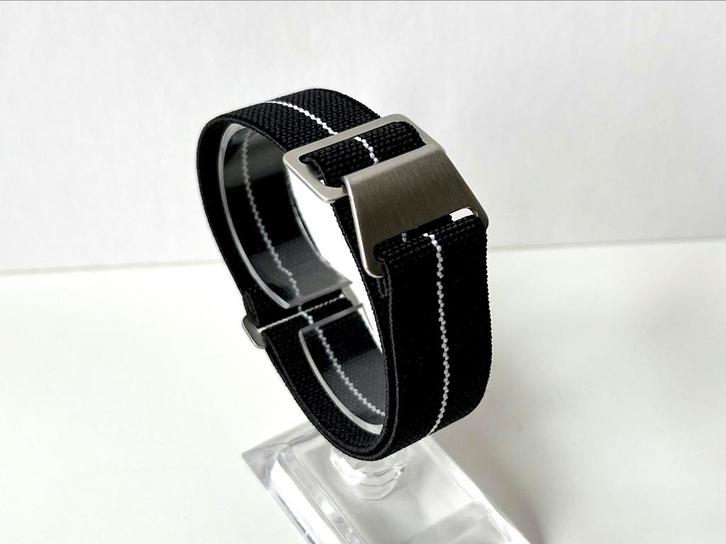 Elastische NATO Horlogeband 20mm Zwart/ Wit NIEUW, Sieraden, Tassen en Uiterlijk, Sporthorloges, Nieuw, Zwart, Ophalen of Verzenden