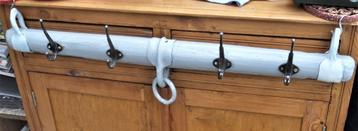 oude kapstok/ kapstok boerderij beschikbaar voor biedingen