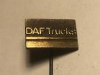 Metalen DAF TRUCKS AUTOMERK Speld (Messingkleur)., Verzenden, Zo goed als nieuw, Transport, Speldje of Pin