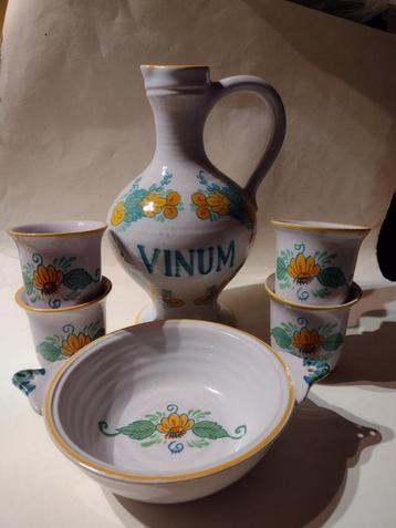 keramiek wijnset Pottershuis de Swaen 6-delig t.b.v. Bruil beschikbaar voor biedingen