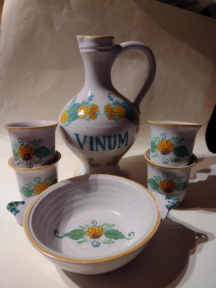 keramiek wijnset Pottershuis de Swaen 6-delig t.b.v. Bruil, Antiek en Kunst, Antiek | Keramiek en Aardewerk, Ophalen