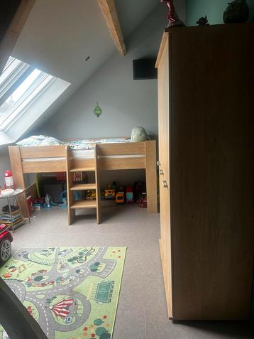 Half hoogslaper eikenhout beschikbaar voor biedingen