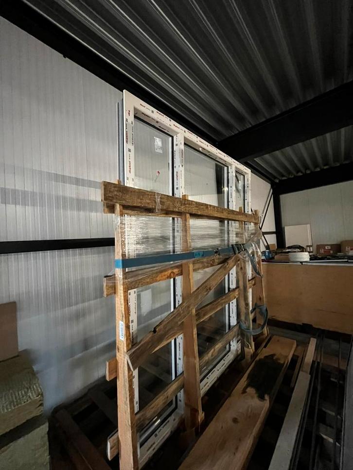 Nieuw Kunststof kozijn incl hr++ glas nieuw, Doe-het-zelf en Verbouw, Kozijnen en Schuifpuien, Nieuw, Raamkozijn, Kunststof, 225 cm of meer