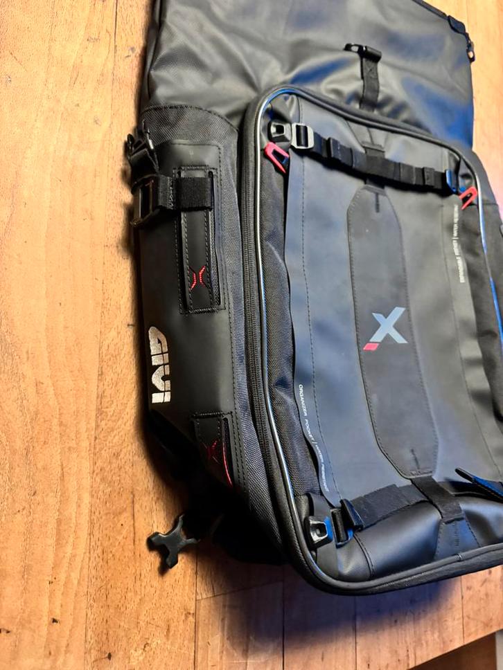 GIVI motortas XL02B - 35L. Verstelbaar, Motoren, Accessoires | Koffers en Tassen, Zo goed als nieuw, Ophalen of Verzenden