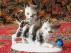 Spelende katten of poezen mooi oud beeldje uit Duitsland.