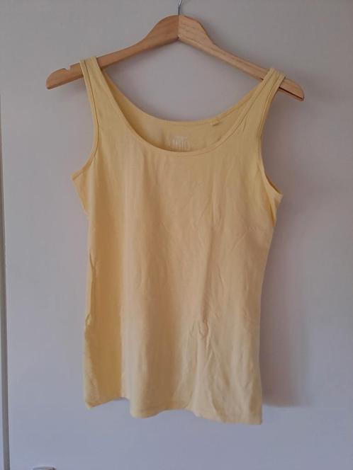 Top - maat XL- Basics, Kleding | Dames, Tops, Zo goed als nieuw, Maat 46/48 (XL) of groter, Geel, Korte mouw, Verzenden