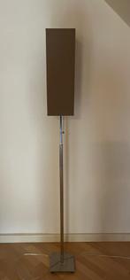Stijlvolle staande lamp met lichtbruine kap, Ophalen, Zo goed als nieuw, Stof, 150 tot 200 cm