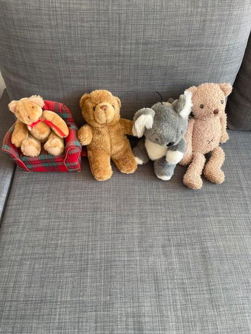 Nog 4 mooie Beertjes / restant van Berenverzameling, Verzamelen, Beren en Cherished Teddies, Gebruikt, Stoffen beer, Overige merken