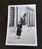 Oude foto Trocadero Apollon  Musagete met dame circa 1950, 1940 tot 1960, Ophalen of Verzenden, Foto, Zo goed als nieuw
