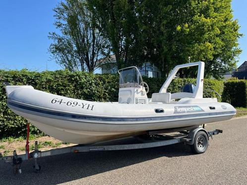 CAPELLI Tempest 625, Watersport en Boten, Rubberboten, Gebruikt, Overige merken, 200 pk of meer, Overige brandstoffen