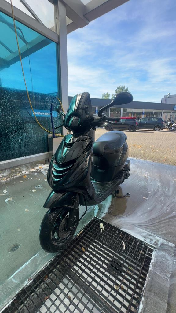 Zip 4t, Fietsen en Brommers, Scooters | Piaggio, Zo goed als nieuw, Zip, Benzine, Ophalen
