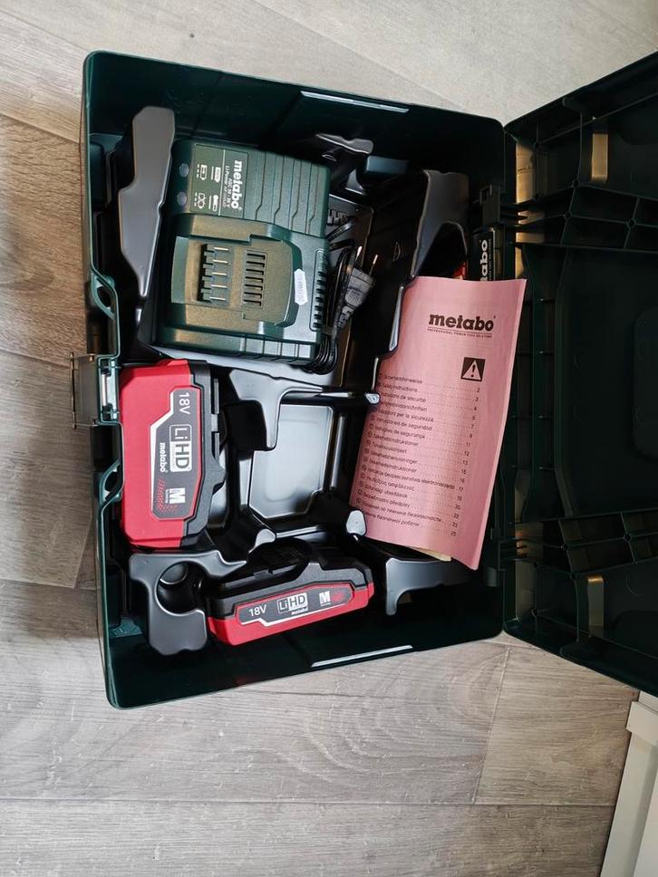Metabo Accu Set (2x Accu, Lader, Koffer), Doe-het-zelf en Verbouw, Gereedschap | Overige machines, Zo goed als nieuw, Ophalen of Verzenden