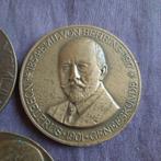 Drie Bronzen Penningen met Mannen Portretten, Verzenden, Brons