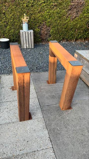 Tafelpoten U model. beschikbaar voor biedingen