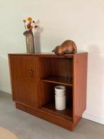 Midcentury vintage boekenkasje met deurtje, Huis en Inrichting, Kasten | Dressoirs, Ophalen, Multi lux, 50 tot 100 cm, Vintage retro jaren 60 mid century