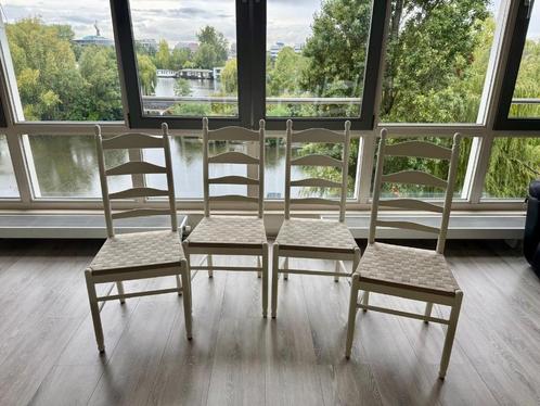 4 houten stoelen – Goede staat, Huis en Inrichting, Stoelen, Gebruikt, Vier, Hout, Wit, Ophalen of Verzenden