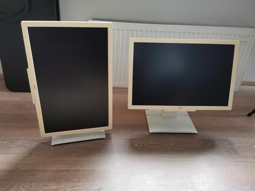 Twee werkende Fujitsu P24W-6 IPS Wit, Computers en Software, Monitoren, Gebruikt, DisplayPort, DVI, VGA, Draaibaar, Ophalen