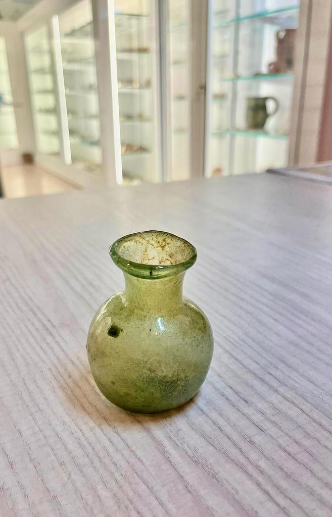 Prachtig Romeins groen glazen zalf-flesje, Antiek en Kunst, Antiek | Glas en Kristal, Ophalen of Verzenden