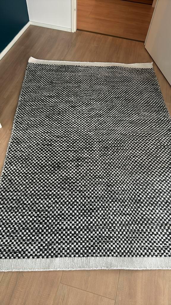 Momo rugs vaasa zwart/wit vloerkleed 140x200, Huis en Inrichting, Stoffering | Tapijten en Kleden, Zo goed als nieuw, Rechthoekig