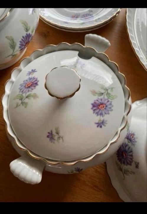 Mosa Maastricht servies-> paarse margriet, Antiek en Kunst, Antiek | Servies los, Ophalen of Verzenden