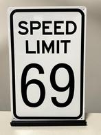 Speedlimit 69 tekstbord, Huis en Inrichting, Woonaccessoires | Tekstborden en Spreuken, Nieuw, Ophalen of Verzenden, Pand50, Info@pand50.nl