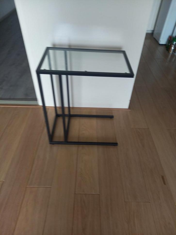 IKEA VITTSJÖ Bijzettafel, Huis en Inrichting, Tafels | Bijzettafels, Zo goed als nieuw, 45 tot 60 cm, Ophalen