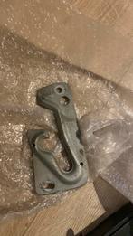 Bmw e30 type 1/ 2 motorkap scharnier, Auto-onderdelen, Gebruikt, Voor, Ophalen of Verzenden, BMW