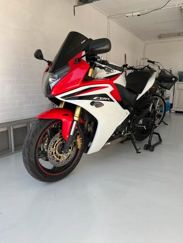Honda Cbr 600 F / CBR600FA / PC41 / 600F BJ2011 75kw 102 Pk beschikbaar voor biedingen