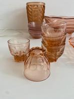 Roze persglas schaaltjes art- deco, Antiek en Kunst, Antiek | Glas en Kristal, Ophalen of Verzenden