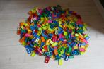 Dominostenen in heel veel kleuren., Kinderen en Baby's, Speelgoed | Bouwstenen, Ophalen of Verzenden, Gebruikt