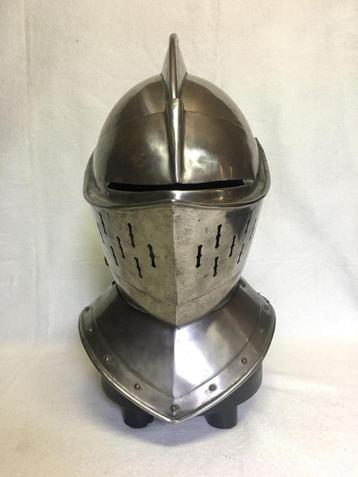 Ridderhelm, Toernooi Vizierhelm (replica) beschikbaar voor biedingen