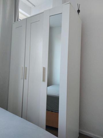Witte kledingkast met spiegel – 3 deuren (190x110x50 cm) beschikbaar voor biedingen
