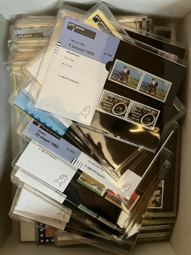 97 postzegelmapjed 1989-1995, Ophalen of Verzenden, Nederland