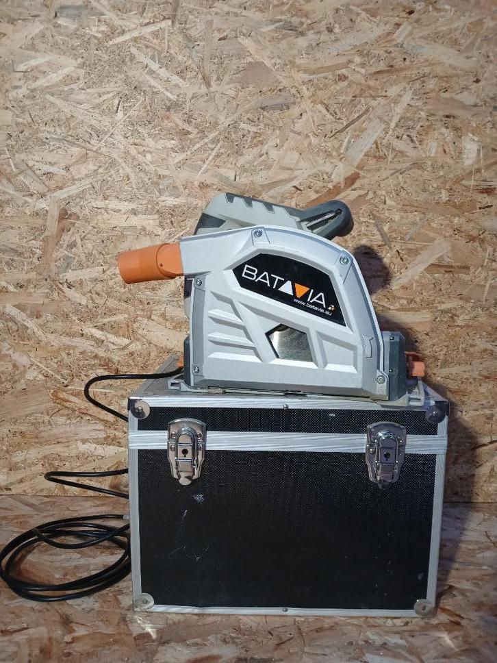 Batavia T-Raxx multi-invalzaag - 1400W cirkelzaag invalzaag, Doe-het-zelf en Verbouw, Gereedschap | Zaagmachines, Gebruikt, Invalzaag