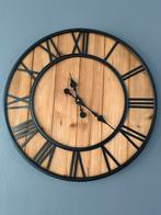 Houten Wandklok met Romeinse cijfers, Ophalen, Zo goed als nieuw, Analoog, Wandklok