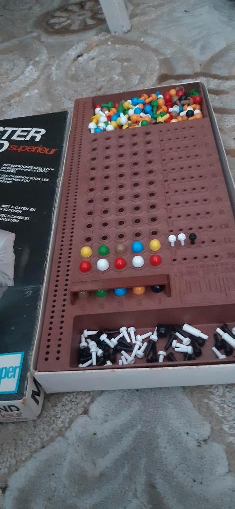 Mastermind Superieur, het spel wat draait om logisch denken, Hobby en Vrije tijd, Gezelschapsspellen | Overige, Gebruikt, Een of twee spelers