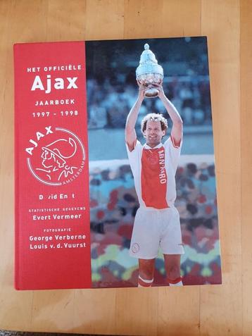 Het officiële Ajax jaarboek  1997 – 1998  beschikbaar voor biedingen