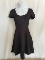 Leuke zwarte jurk, witte stippen. mt XS. Merk H&M, Kleding | Dames, Jurken, ., Zwart, Ophalen of Verzenden, Zo goed als nieuw