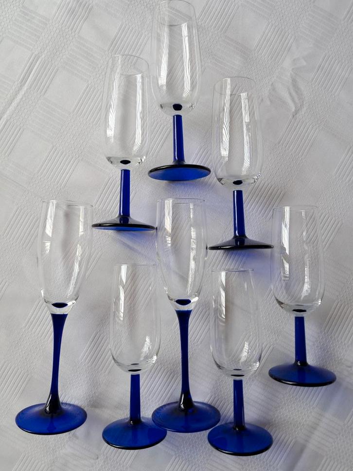 Vintage champagne glazen waaronder 2 France Luminarc glazen, Antiek en Kunst, Antiek | Glas en Kristal, Ophalen of Verzenden