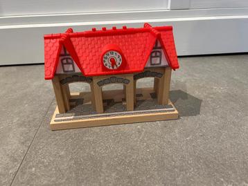 Houten Treinstation met geluid voor houten treinbaan beschikbaar voor biedingen