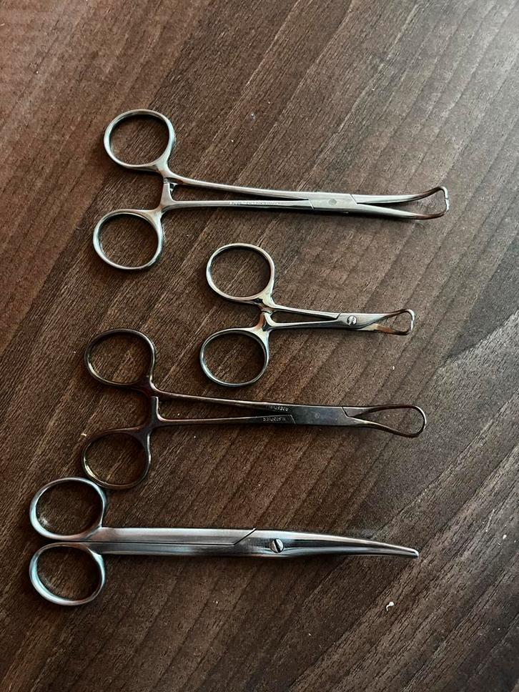 Set van 4 diverse chirurgische instrumenten, Antiek en Kunst, Antiek | Gereedschap en Instrumenten, Ophalen of Verzenden