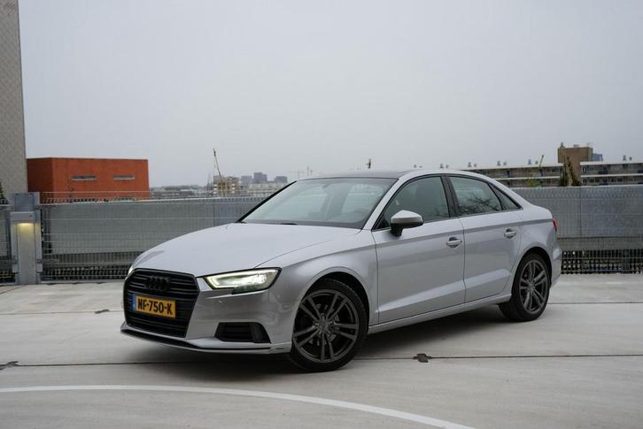 Audi A3 30tfsi, Auto's, Audi, Particulier, A3, Benzine, Sedan, Automaat, Zilver of Grijs, Zwart, Stof, Ophalen
