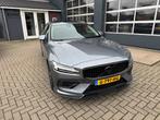 Volvo V60 2.0 T8 Twin Engine AWD Inscription / Pano / 360 Ca, Automaat, Gebruikt, 4 cilinders, Lichtsensor